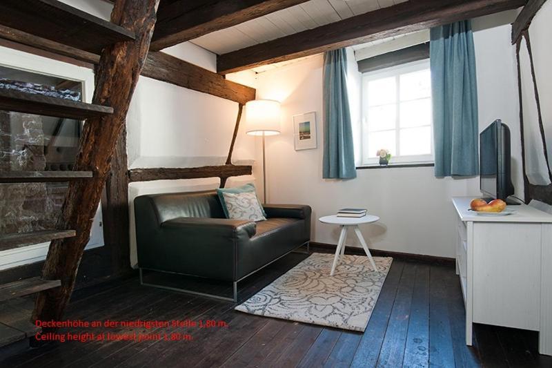 1463 Apartmenthaus คาร์ลสรูเฮอ ภายนอก รูปภาพ