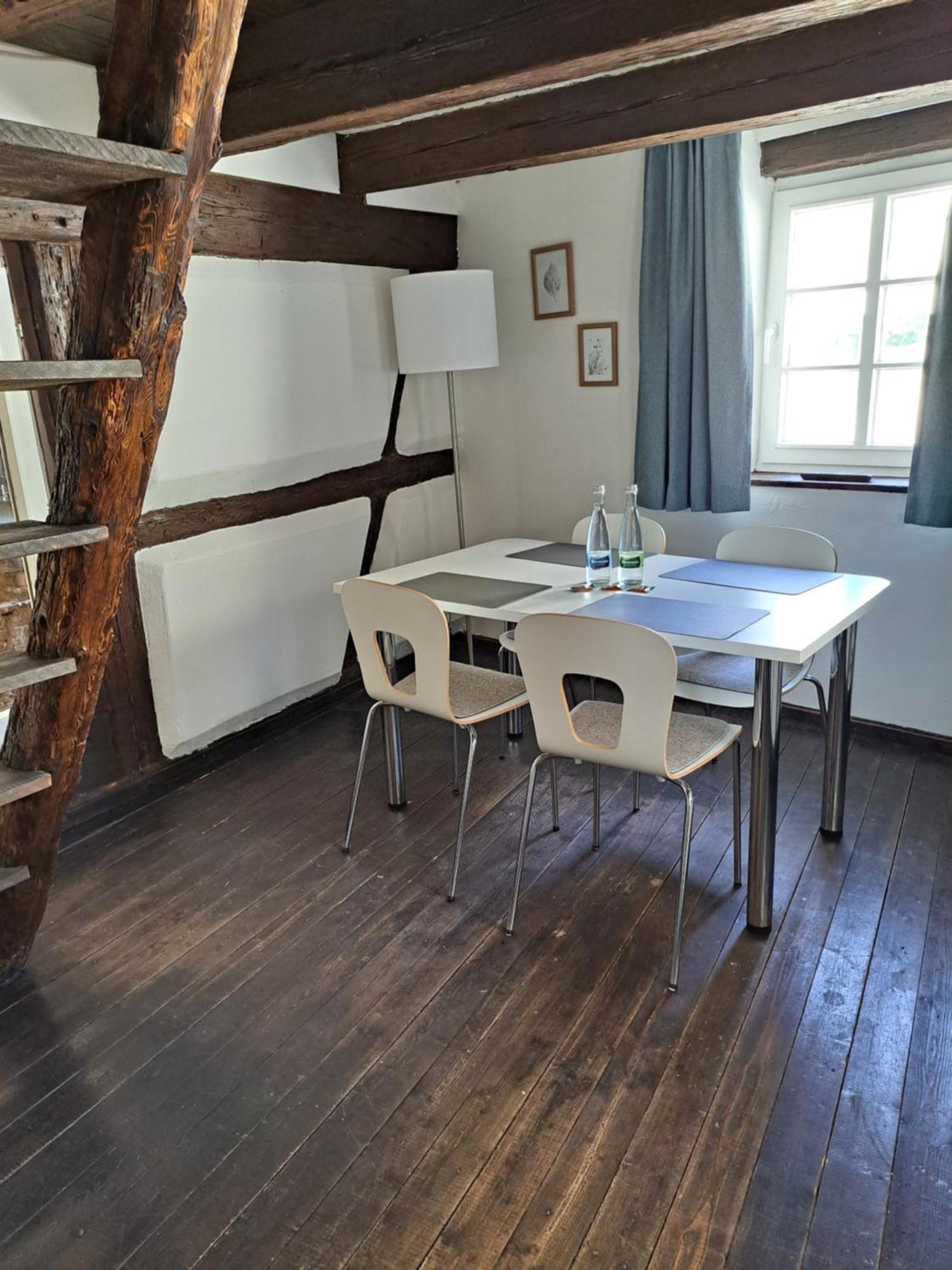 1463 Apartmenthaus คาร์ลสรูเฮอ ภายนอก รูปภาพ
