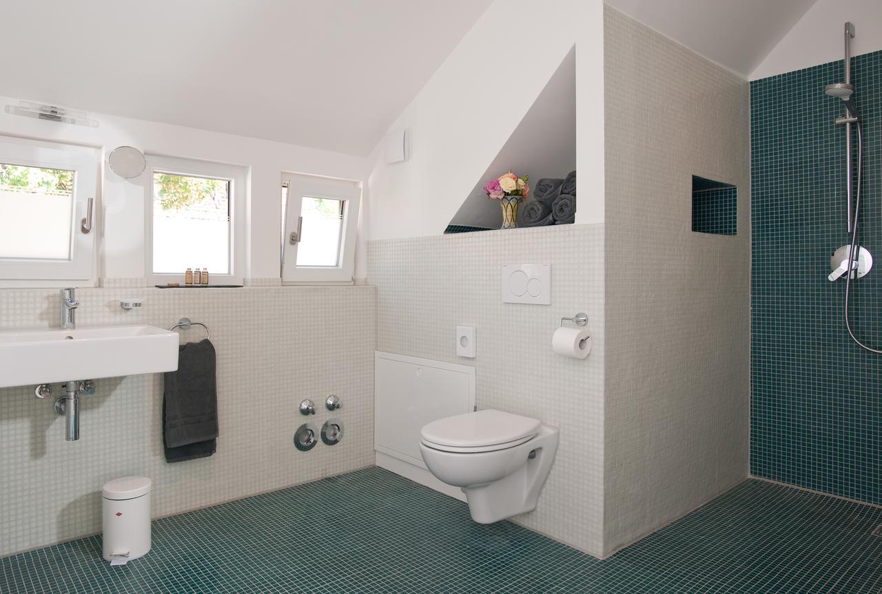 1463 Apartmenthaus คาร์ลสรูเฮอ ภายนอก รูปภาพ