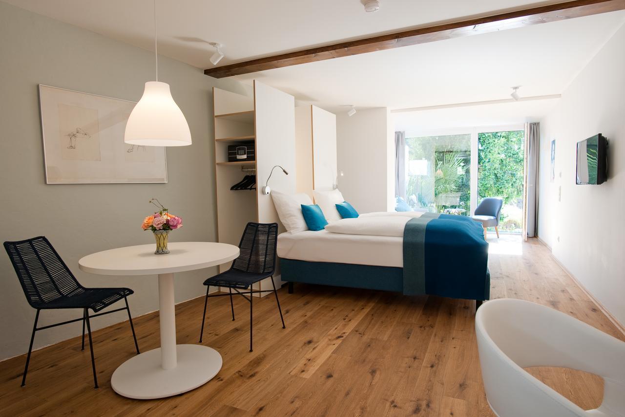 1463 Apartmenthaus คาร์ลสรูเฮอ ภายนอก รูปภาพ